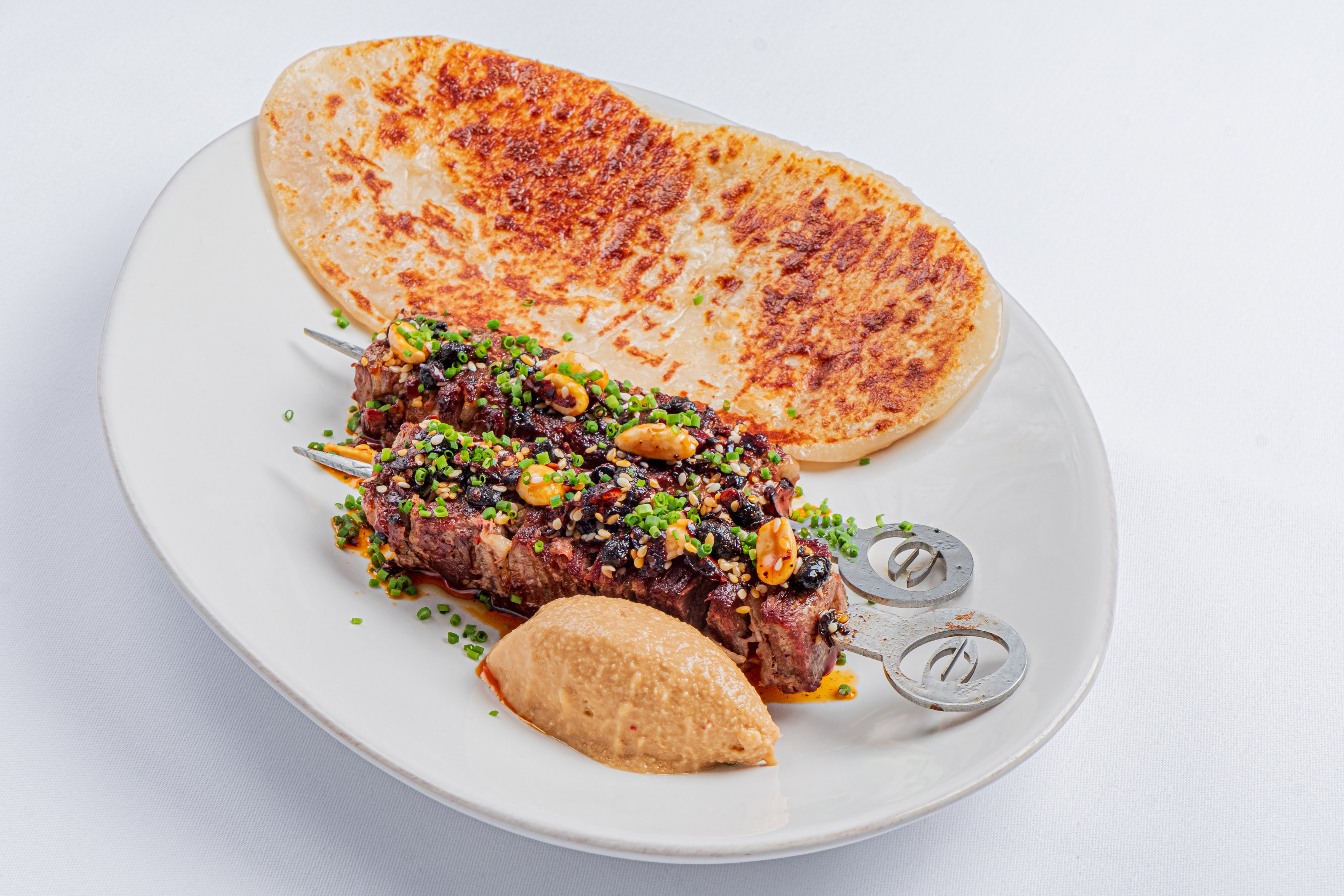 Арростичини из говядины с арахисовым соусом
