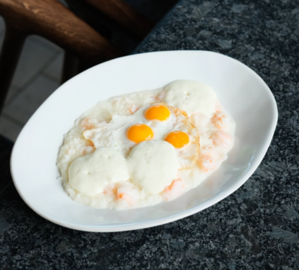 Рисовая каша с креветками